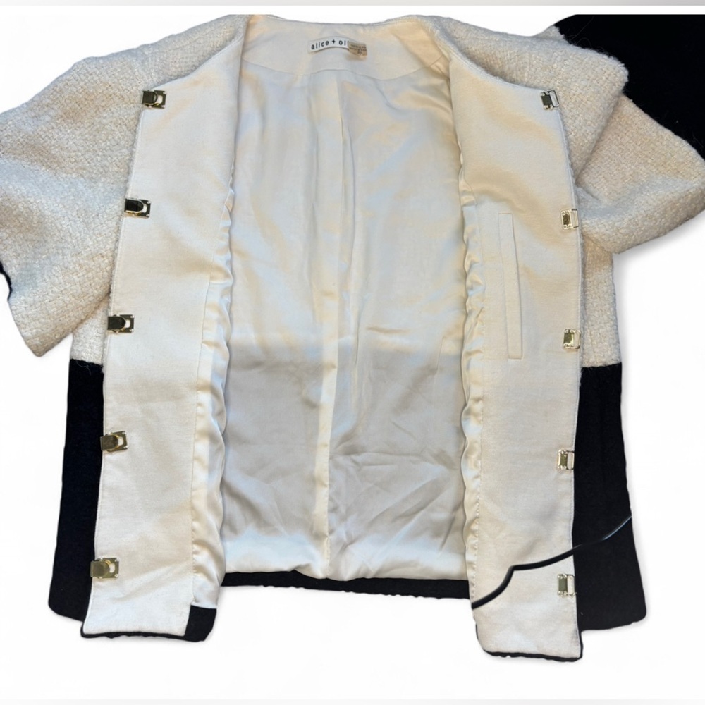 Alice + Olivia Bouclé Colorblock Jacket
Cream, Black Medium Wool + Alpaca Blend - Picture 5 of 8